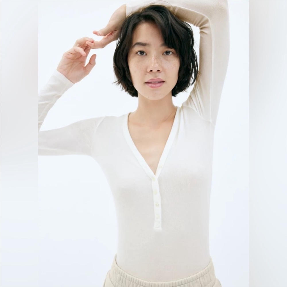 NWT Aritzia Wilfred Free “Only” Henley Long Sleeve Tee Top Size Small White Oak